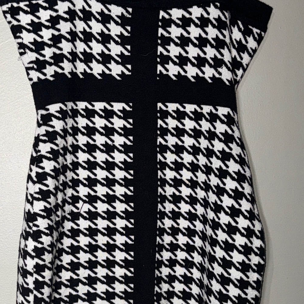 Black and White Houndstooth Dress - Picture 11 of 11